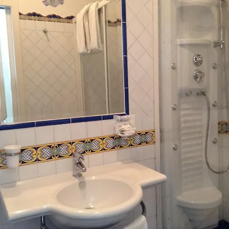 فندق Lidomare 3*